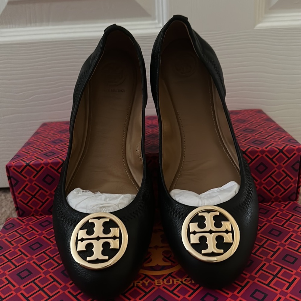 Tory Burch black and gold classic flats (NEW!! With box)